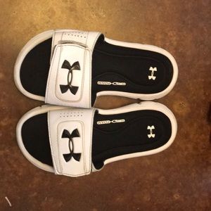 Under armour boys sandles